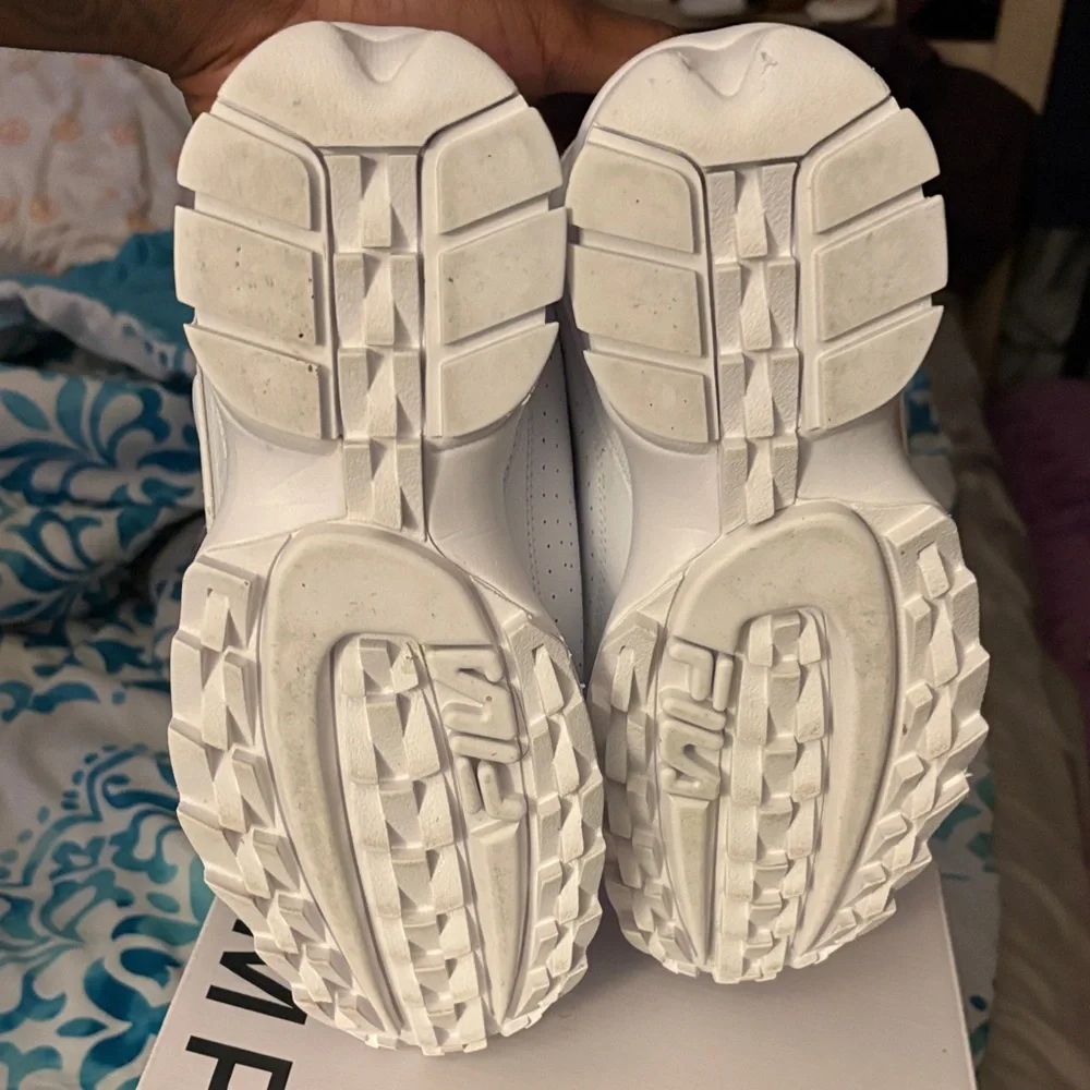 Fila Classic White Sneakers - Picture 5 of 6